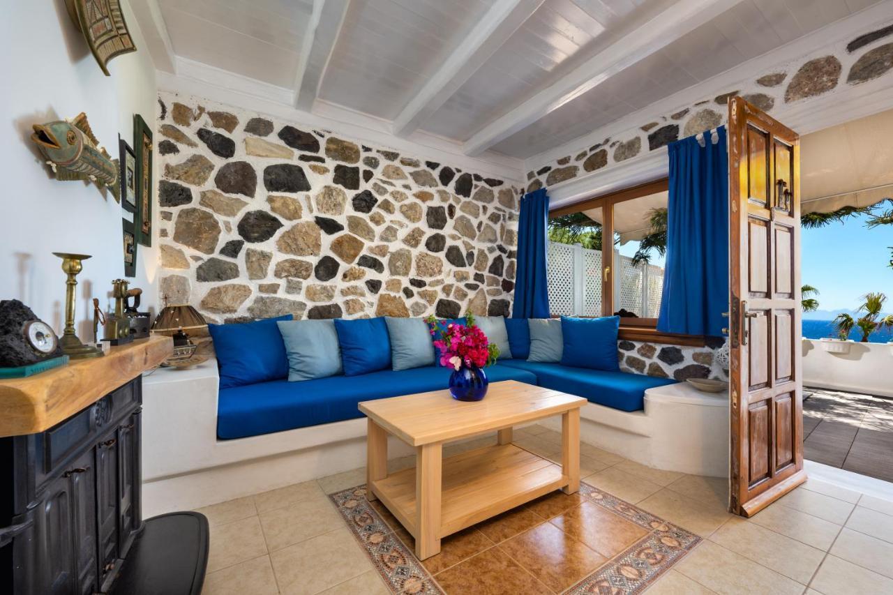 Moschatos Beach House คามารี ภายนอก รูปภาพ