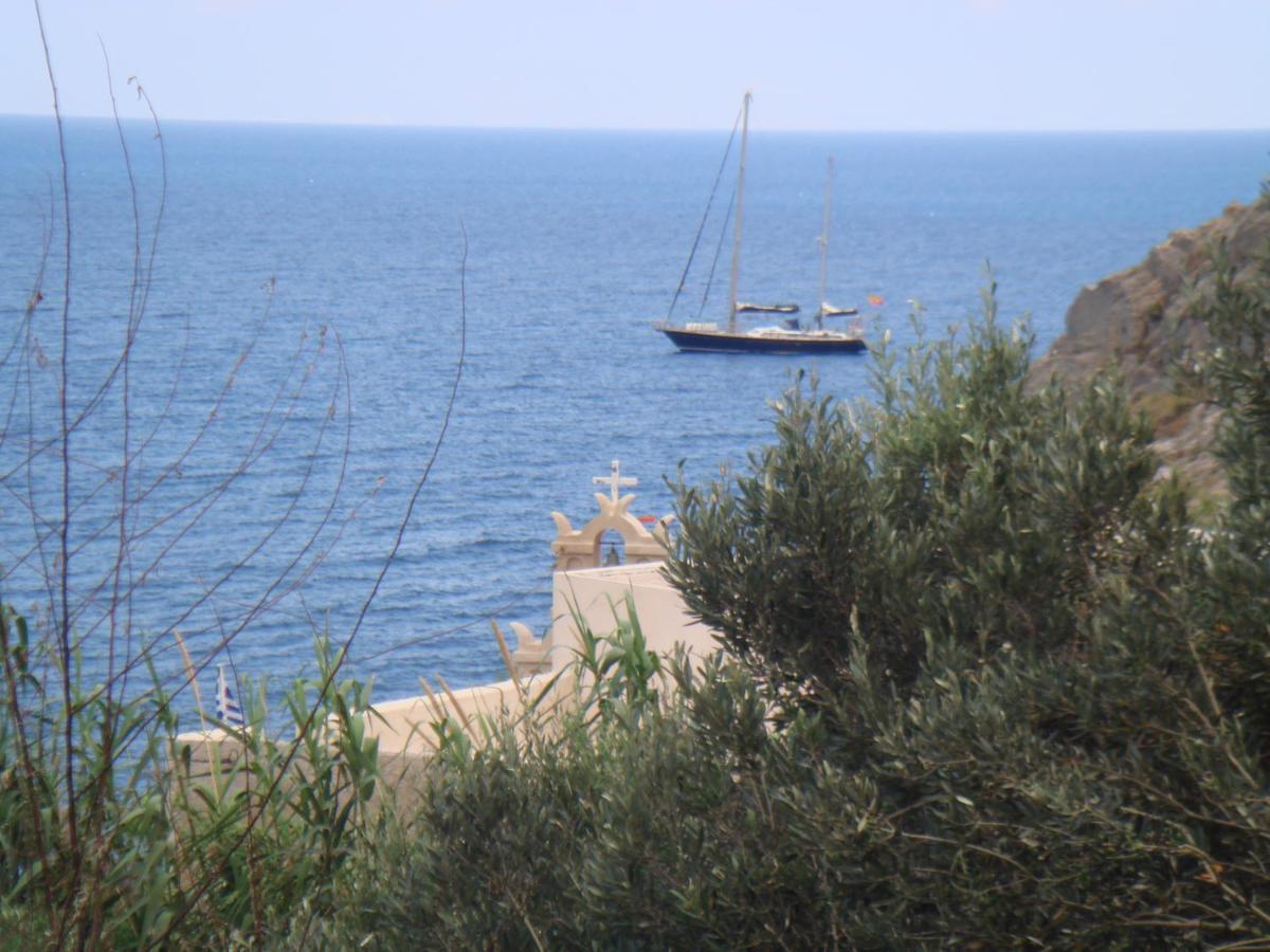 Moschatos Beach House คามารี ภายนอก รูปภาพ