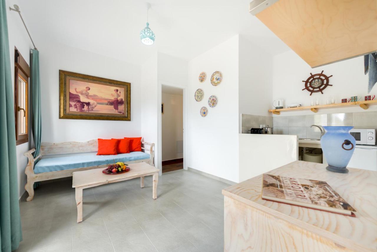 Moschatos Beach House คามารี ภายนอก รูปภาพ
