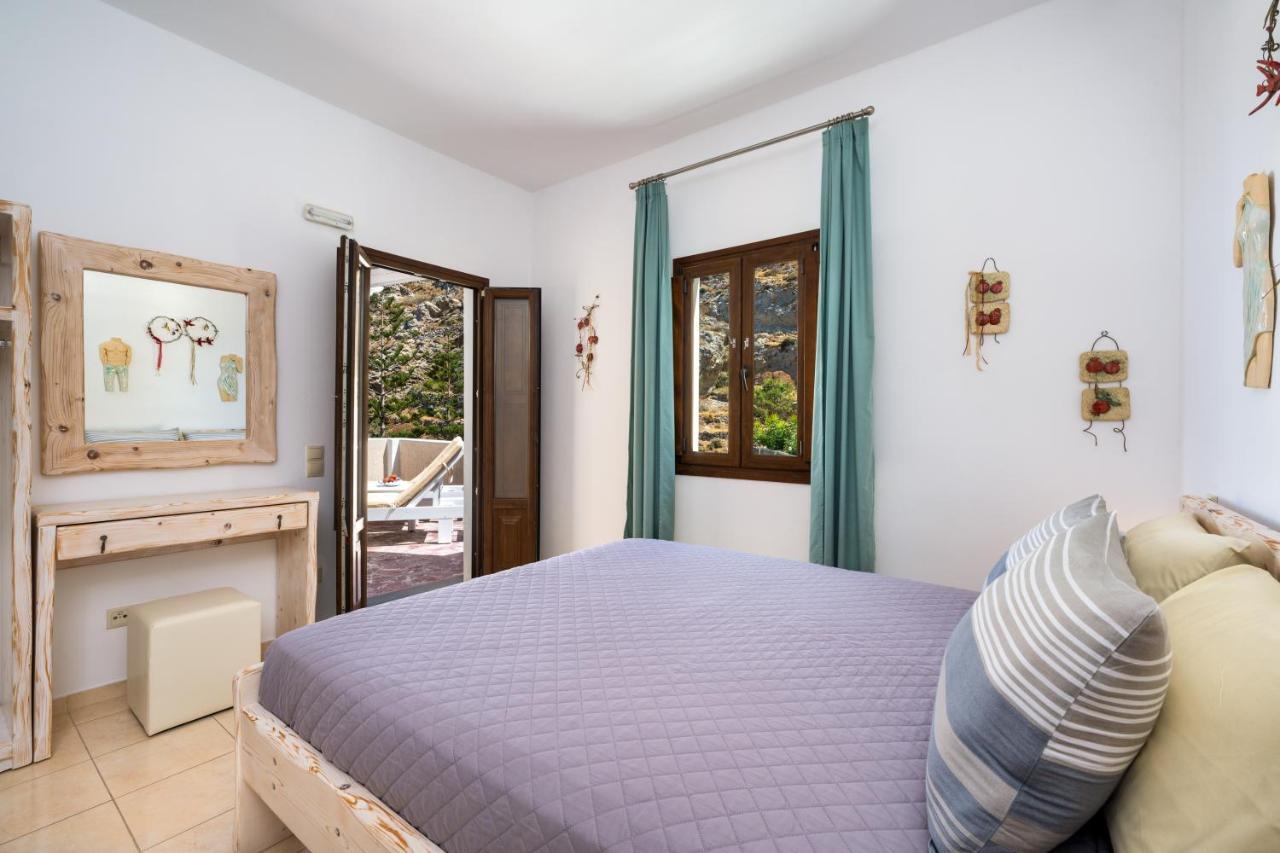 Moschatos Beach House คามารี ภายนอก รูปภาพ