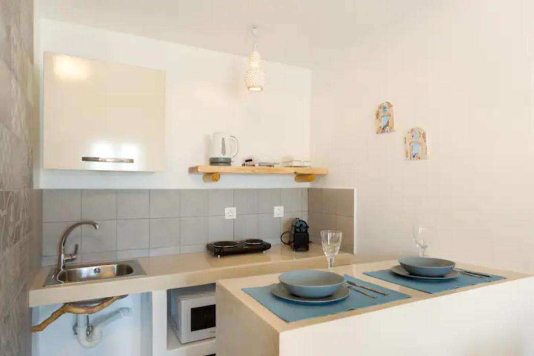 Moschatos Beach House คามารี ภายนอก รูปภาพ