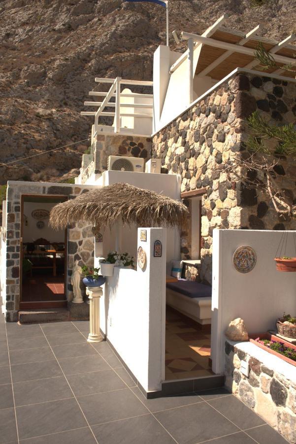 Moschatos Beach House คามารี ภายนอก รูปภาพ