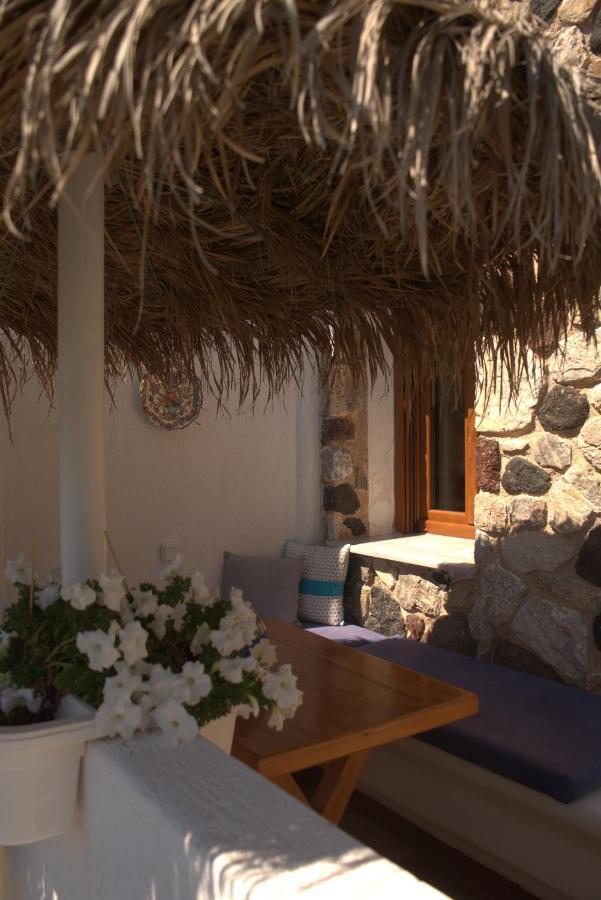 Moschatos Beach House คามารี ภายนอก รูปภาพ
