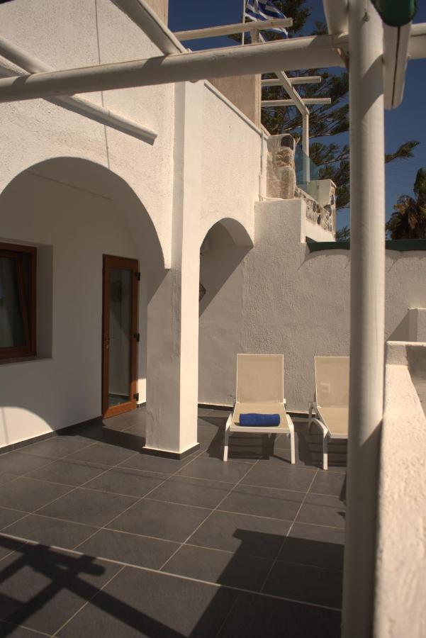 Moschatos Beach House คามารี ภายนอก รูปภาพ
