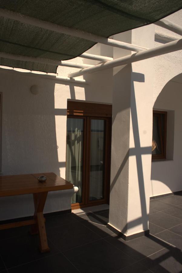 Moschatos Beach House คามารี ภายนอก รูปภาพ